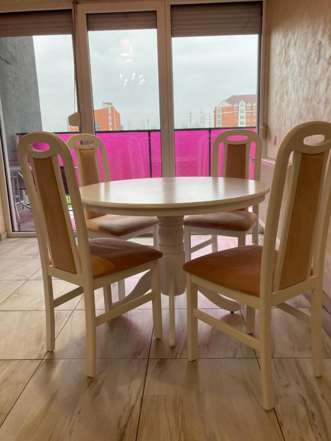 Bhoeme Apartament Oradea Dış mekan fotoğraf